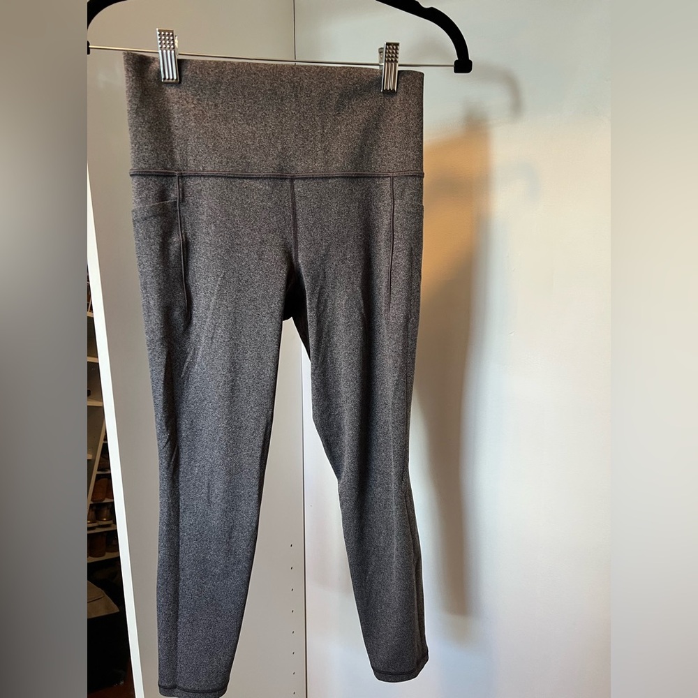 Athleta Charcoal Heather Salutation Stash Pocket II 7/8 Small